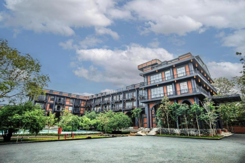 Covanro Sigiriya - Brand New Luxury Hotel Exterior photo