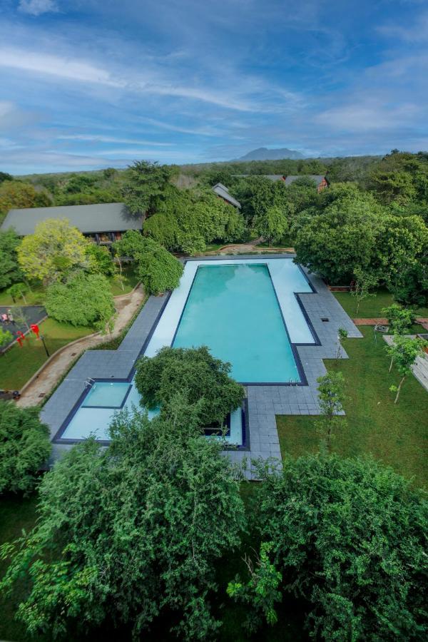 Covanro Sigiriya - Brand New Luxury Hotel Exterior photo