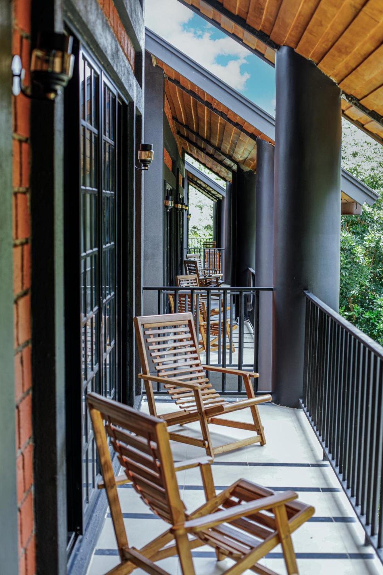 Covanro Sigiriya - Brand New Luxury Hotel Exterior photo